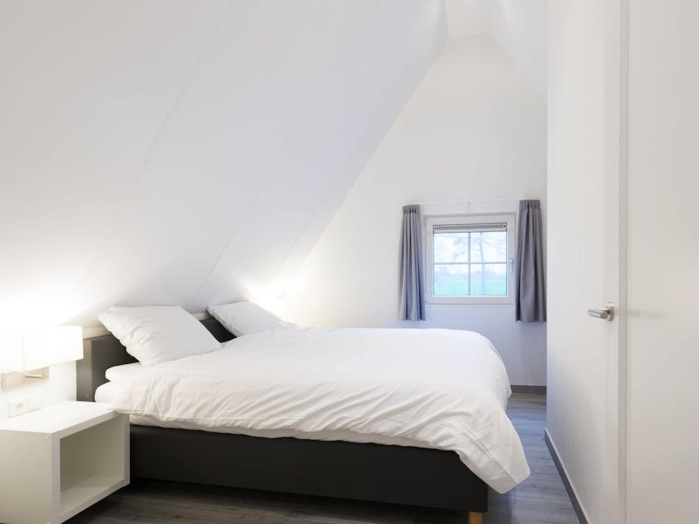 Beautiful House With Whirlpool — 9