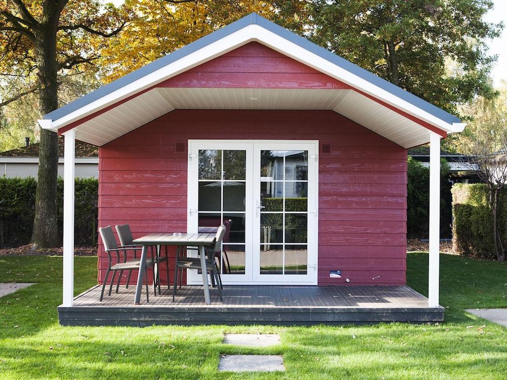 Comfortable Chalet With Veranda Near Veluwe
