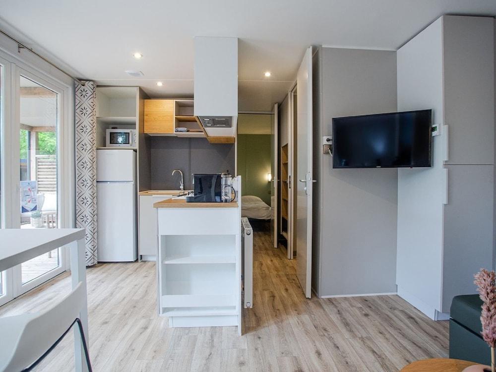 Attractive Chalet with Microwave near Forest — 10