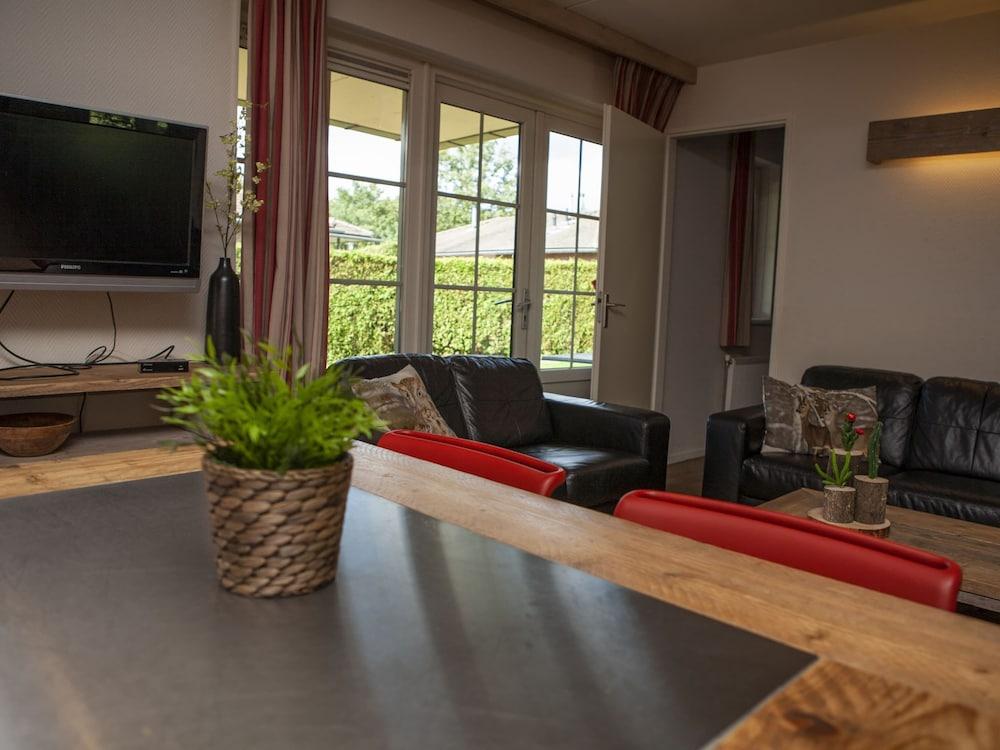 Comfortable Bungalow Near the Veluwe — 9