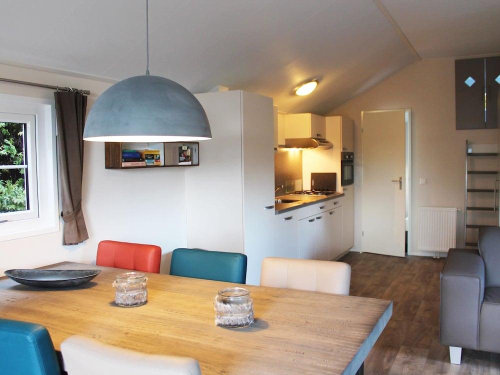 Comfortable Lodge With a Terrace — 10