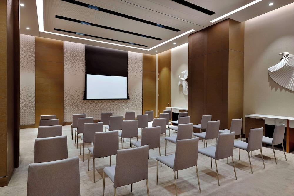 Hilton Abu Dhabi Yas Island — 10