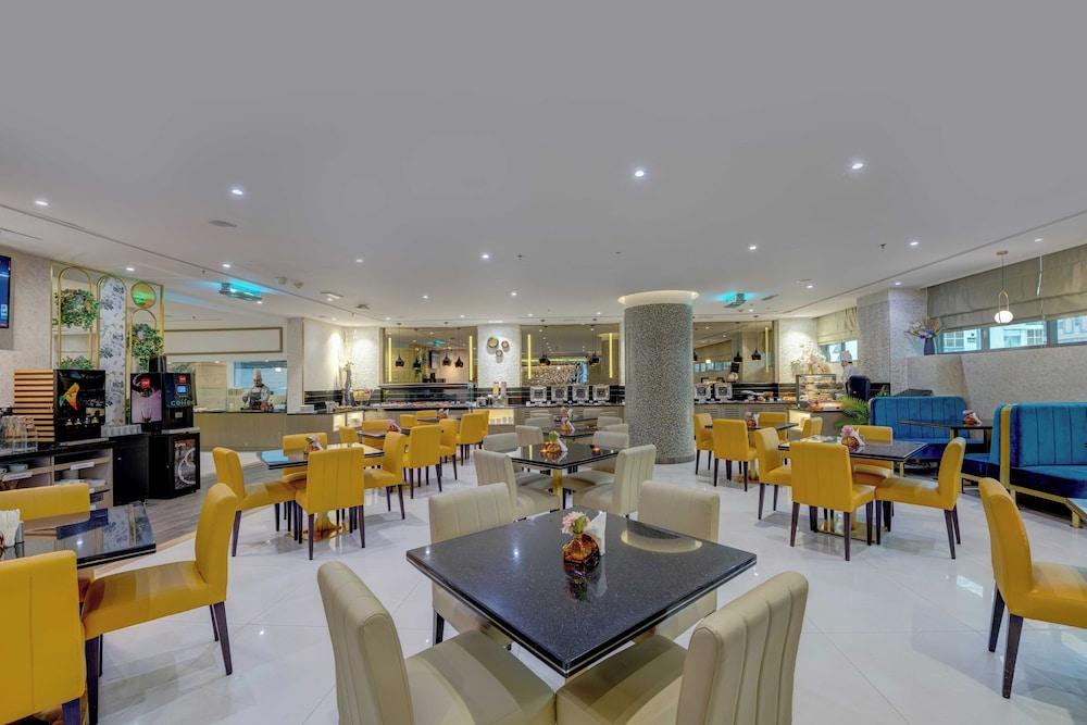 Howard Johnson Plaza By Wyndham Dubai Deira — 7