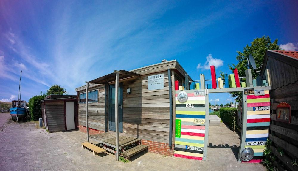 Chalet Valentina With Sauna by the Lauwersmeer