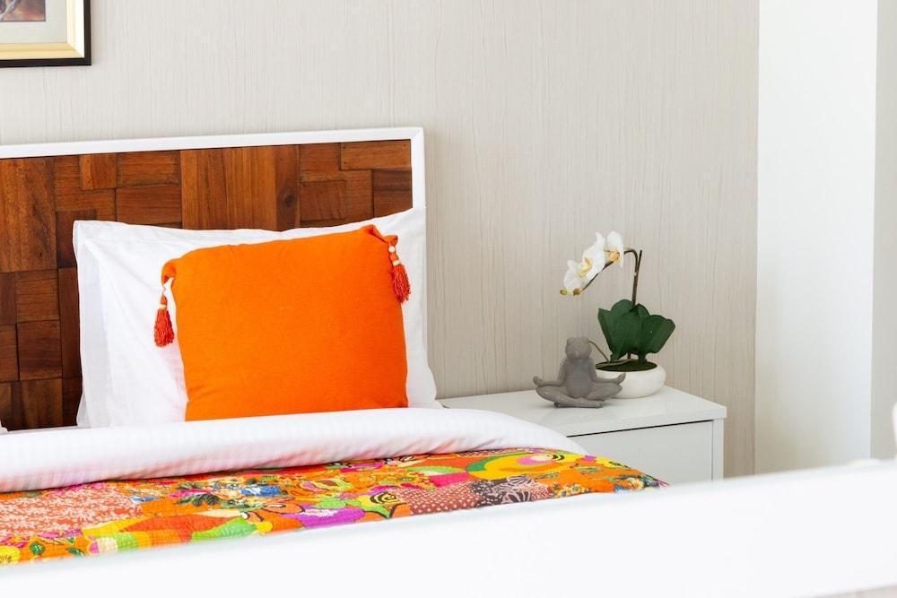 Impressive 2BR Loft W/ Study In Downtown Dubai — 3
