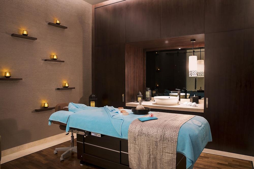 Al Jaddaf Rotana Suite Hotel — 6