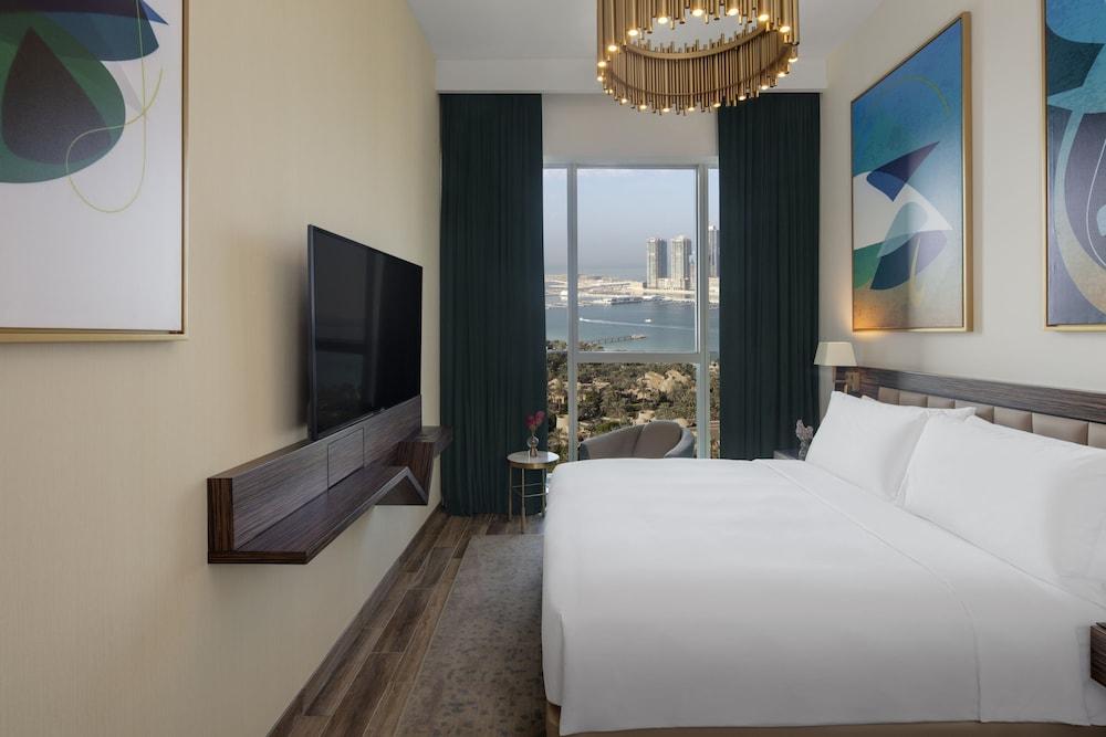 Avani + Palm View Dubai Hotel & Suites — 3