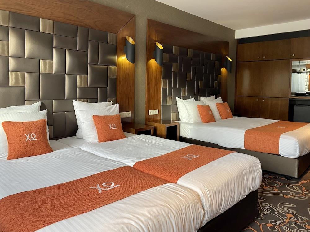 Xo Hotels Park West — 2