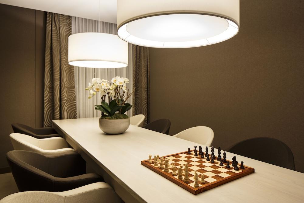 Holiday Inn Express The Hague - Parliament, an IHG Hotel — 4