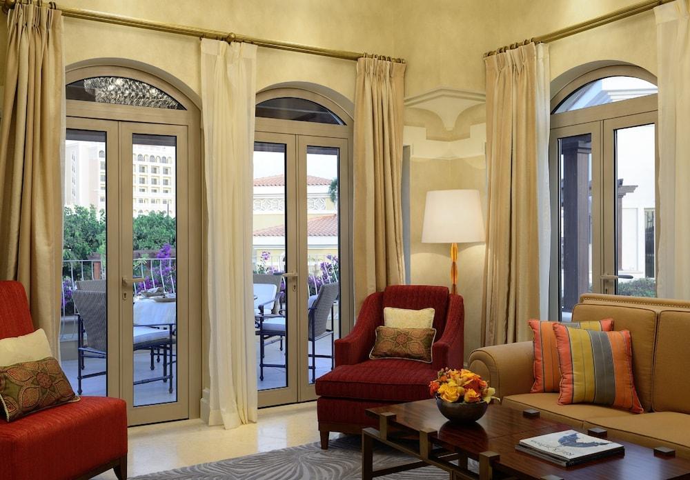The Ritz-Carlton Abu Dhabi, Grand Canal — 3