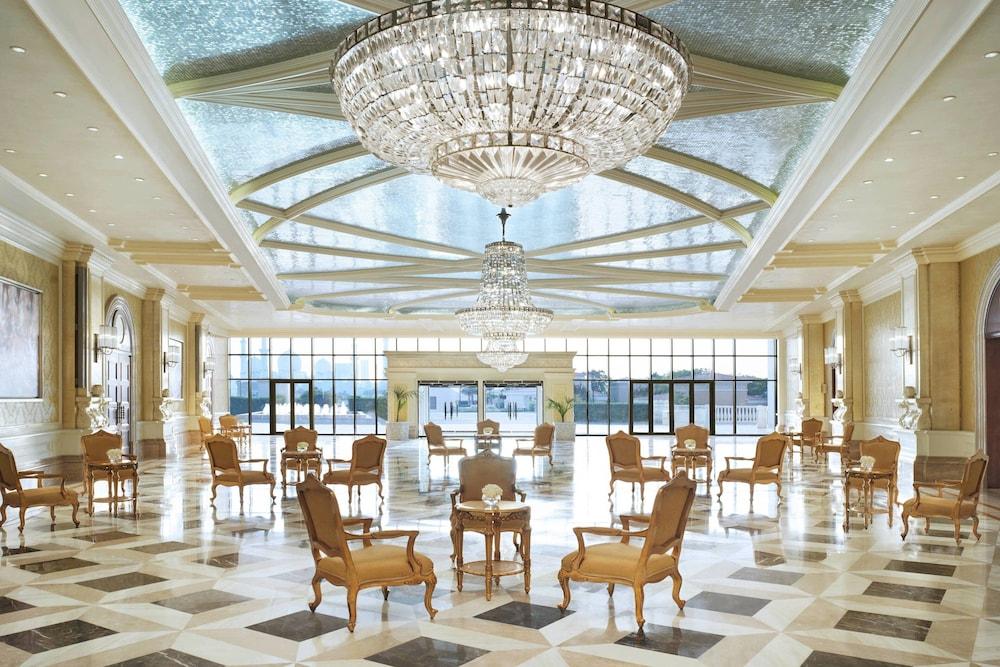 The Ritz-Carlton Abu Dhabi, Grand Canal — 8