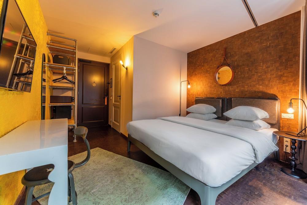 Hotel V Nesplein — 9