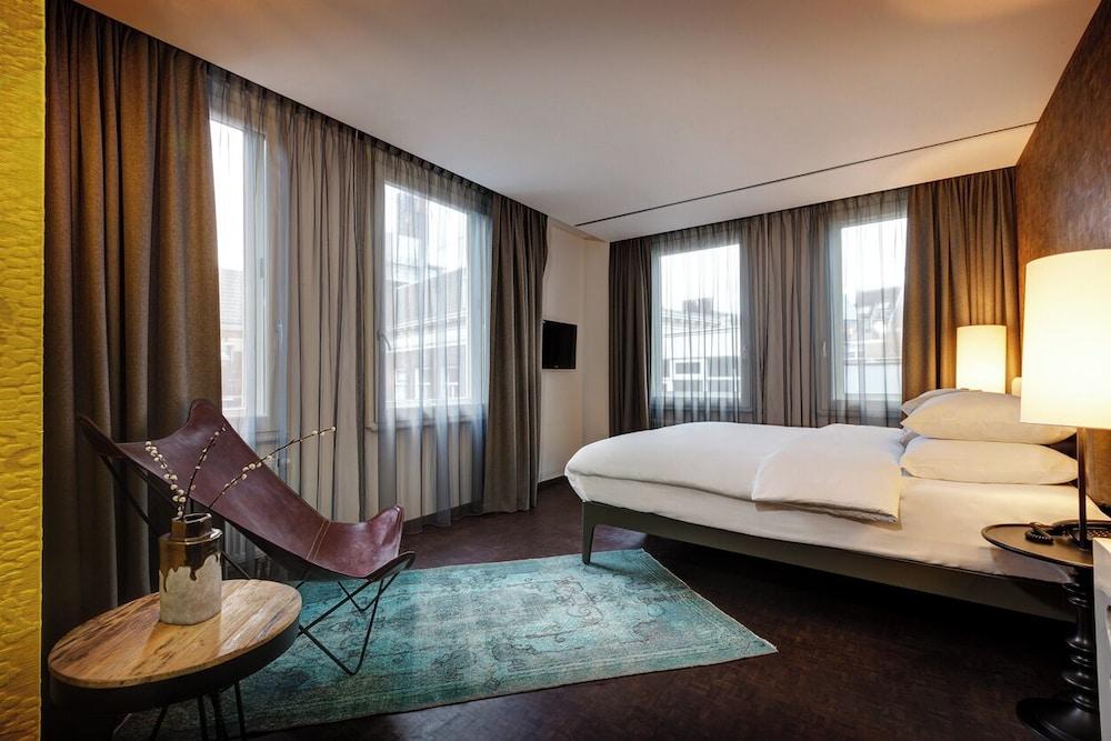 Hotel V Nesplein — 8