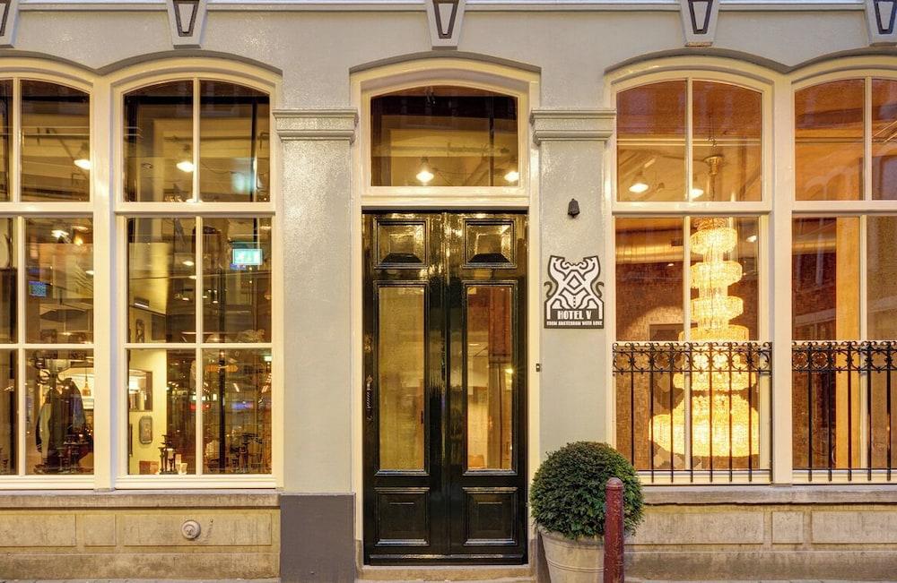 Hotel V Nesplein — 1