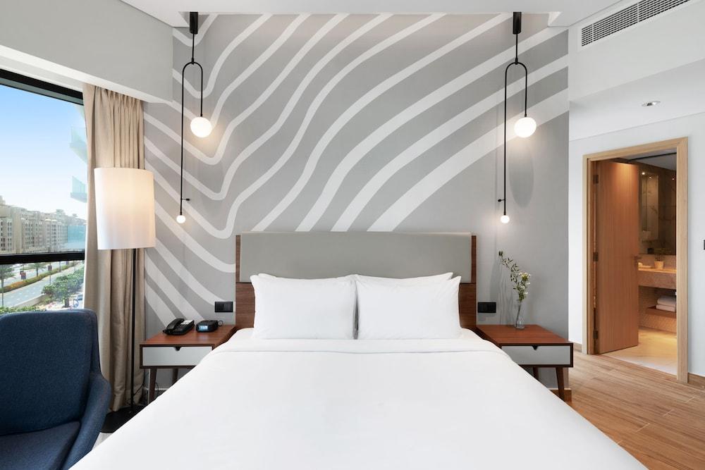 Adagio Premium The Palm — 3