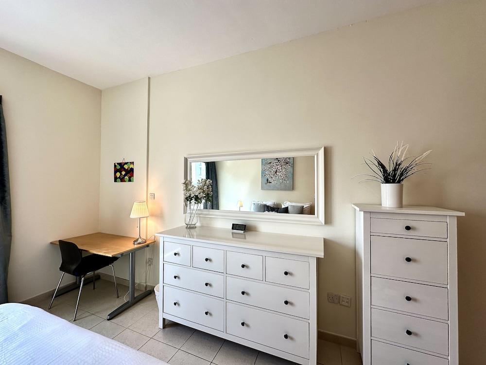 Lux BnB I Turia Tower I Lake & Garden View — 7