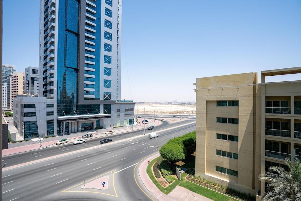 Lux BnB I Turia Tower I Lake & Garden View — 4