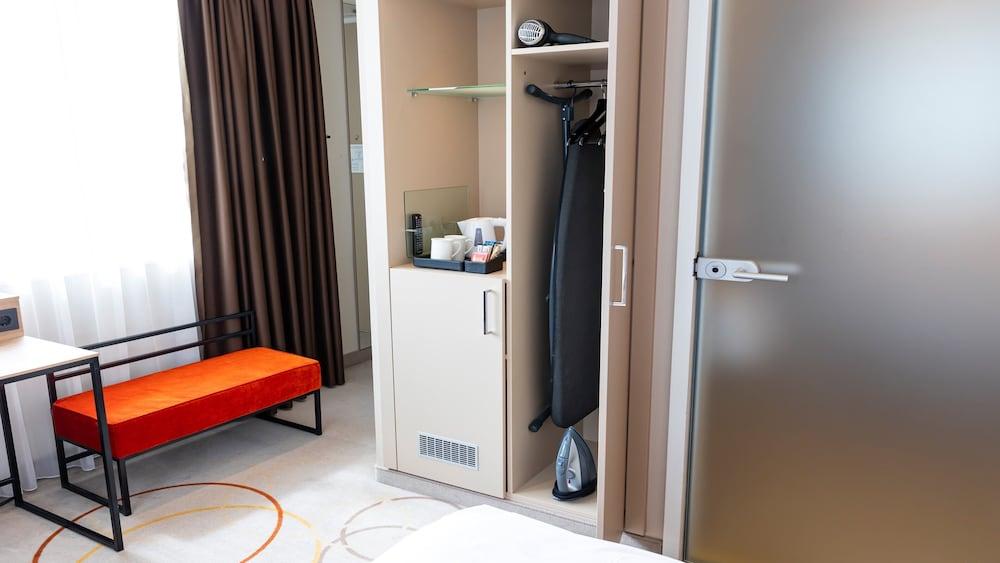 Holiday Inn Amsterdam - Arena Towers, an IHG Hotel — 7
