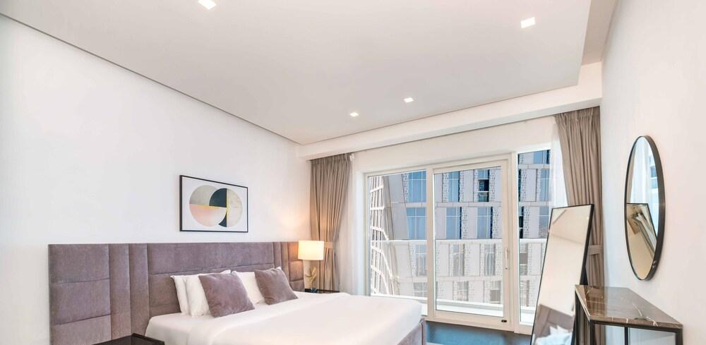 LUX - Lavish Suite Palm Jumeirah view 3 — 8