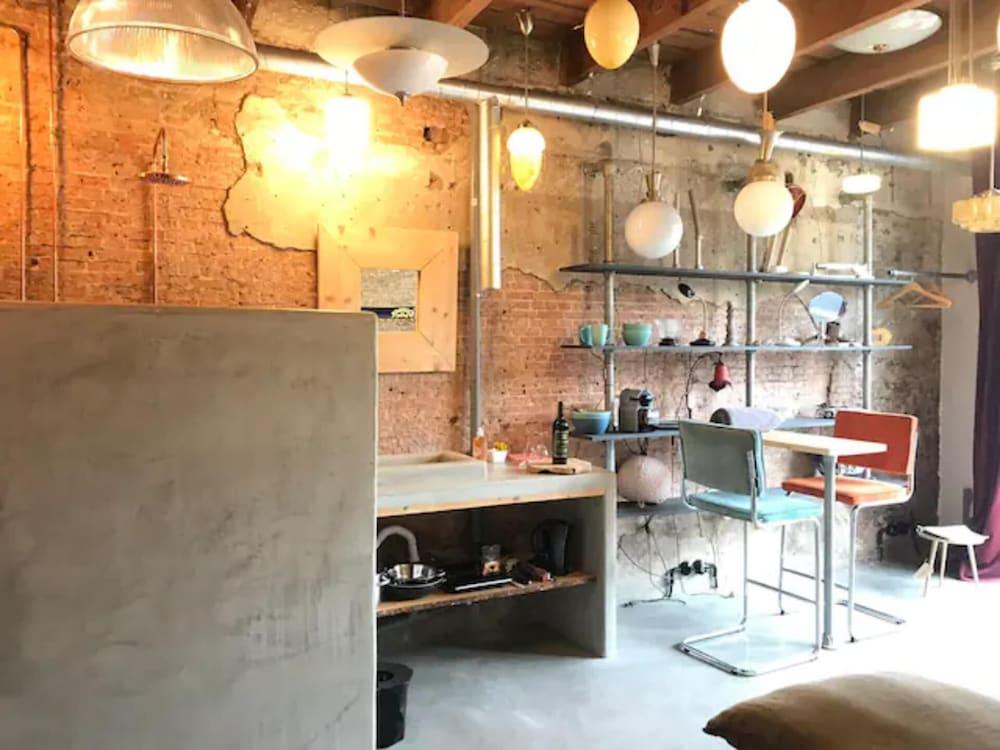 Studio in Canal Villa in the Old Centre Schiedam — 9