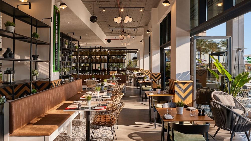 voco Dubai the Palm, an IHG Hotel — 7