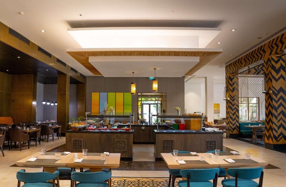 DoubleTree by Hilton Resort & Spa Marjan Island — 8