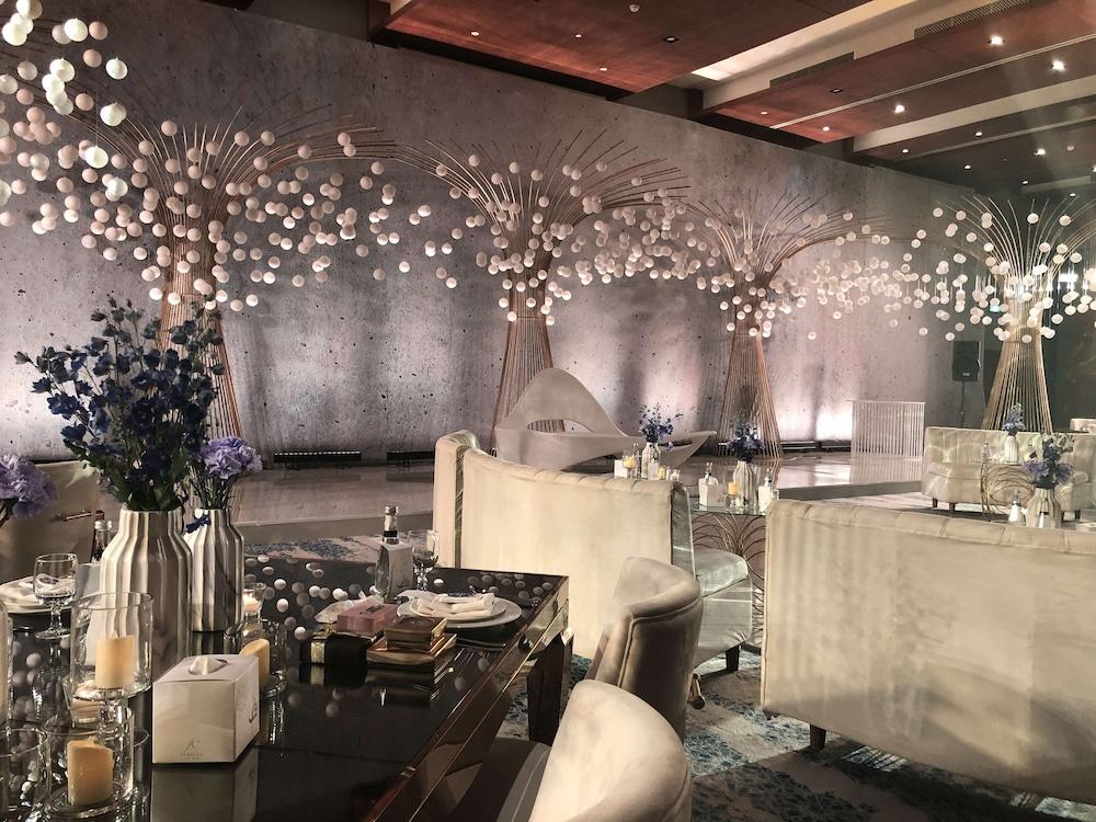 DoubleTree by Hilton Resort & Spa Marjan Island — 10