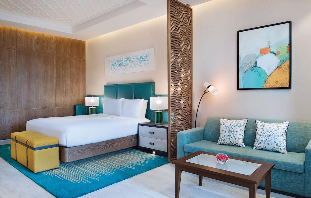 DoubleTree by Hilton Resort & Spa Marjan Island — 3