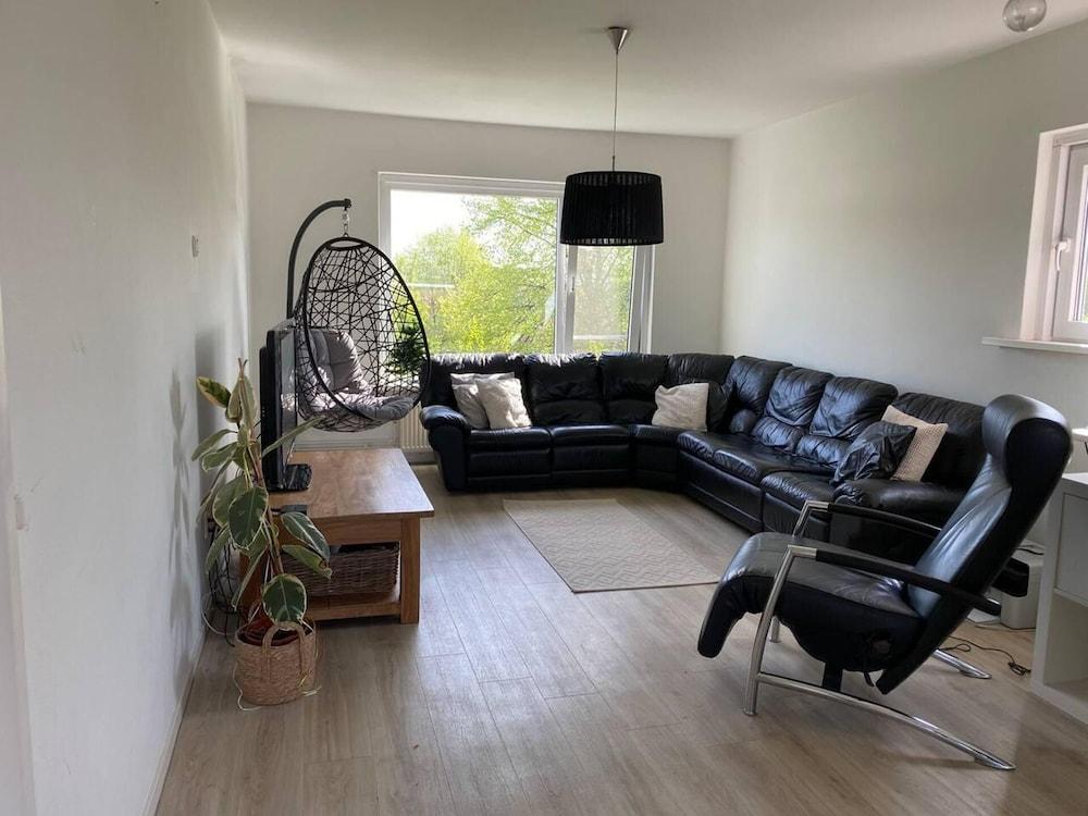 Charming 2-bed Apartment inc Balcony in Maastricht — 4