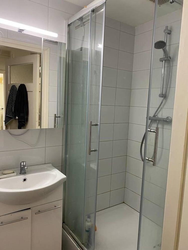 Charming 2-bed Apartment inc Balcony in Maastricht — 2