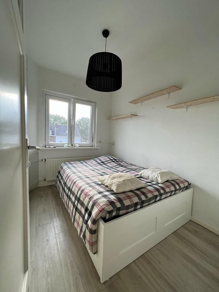Charming 2-bed Apartment inc Balcony in Maastricht — 6
