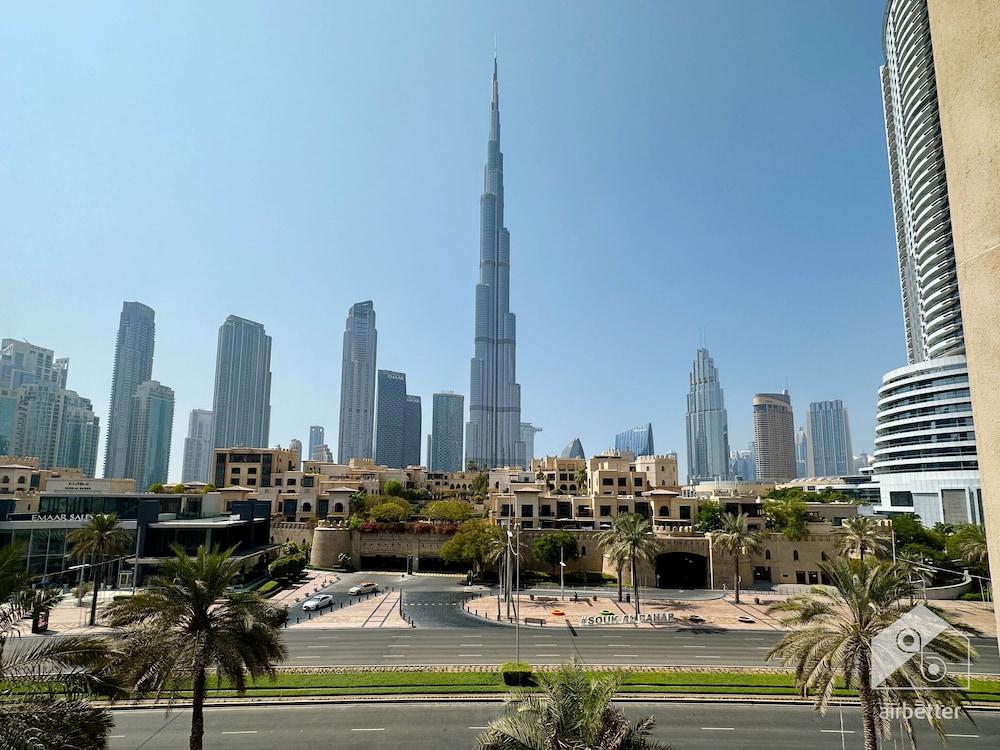 Luxurious Apartment With Iconic Burj View — 4