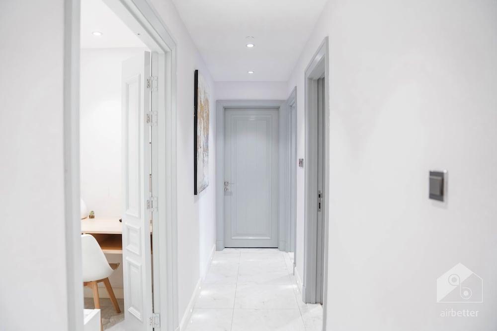 Luxurious Apartment With Iconic Burj View — 6