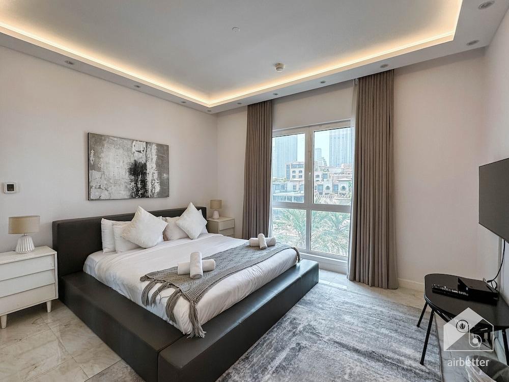 Luxurious Apartment With Iconic Burj View — 7