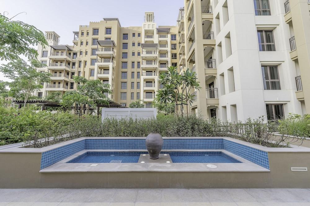 Iconic Views Apt With Balcony Close to the Beach — 6