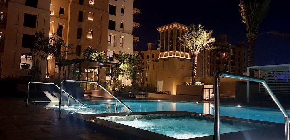 Iconic Views Apt With Balcony Close to the Beach — 3