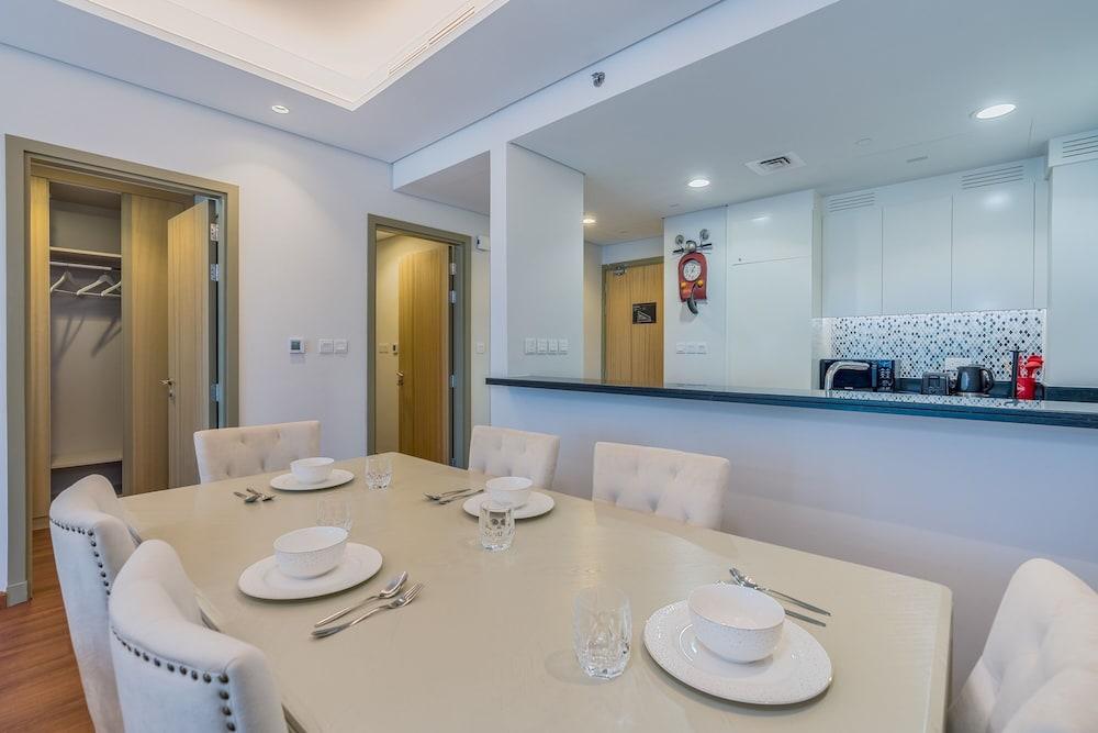 Luxurious 2B With Burj Views in Business Bay — 4