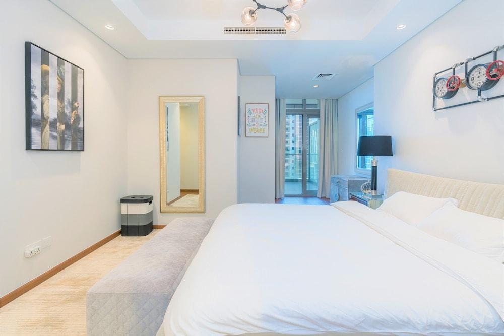 Luxurious 2B With Burj Views in Business Bay — 9