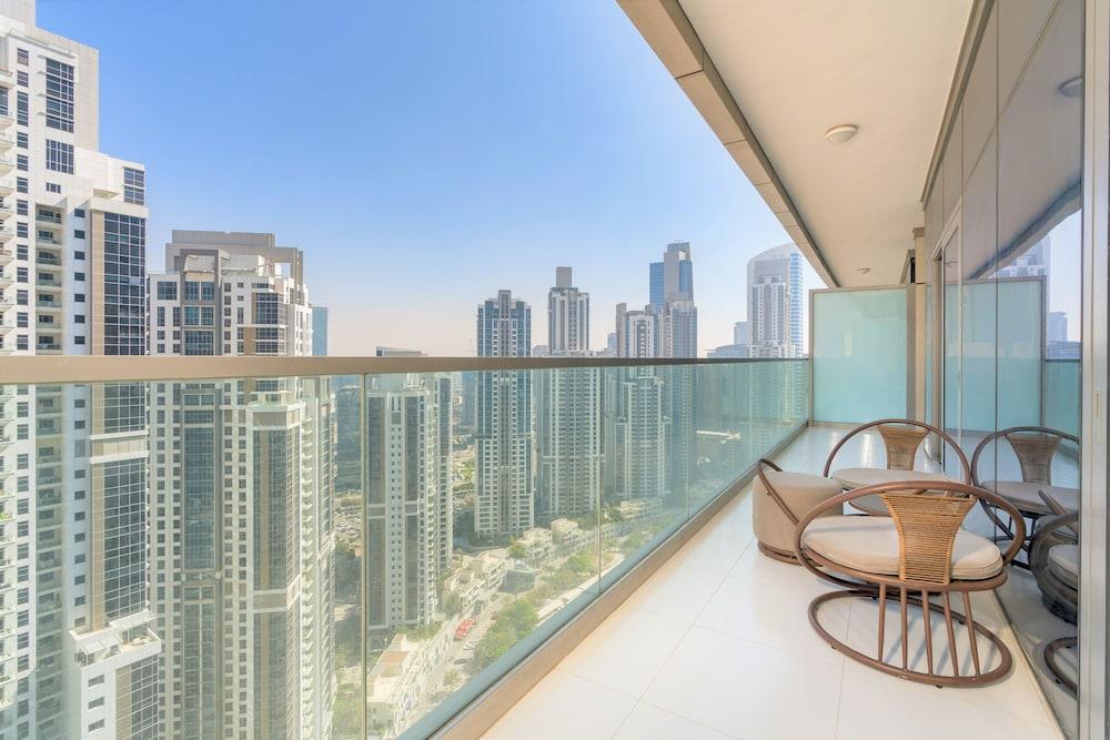 Luxurious 2B With Burj Views in Business Bay — 5