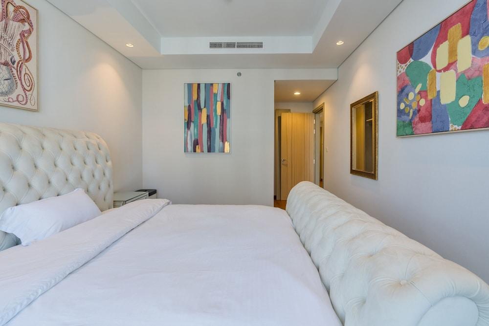 Luxurious 2B With Burj Views in Business Bay — 10