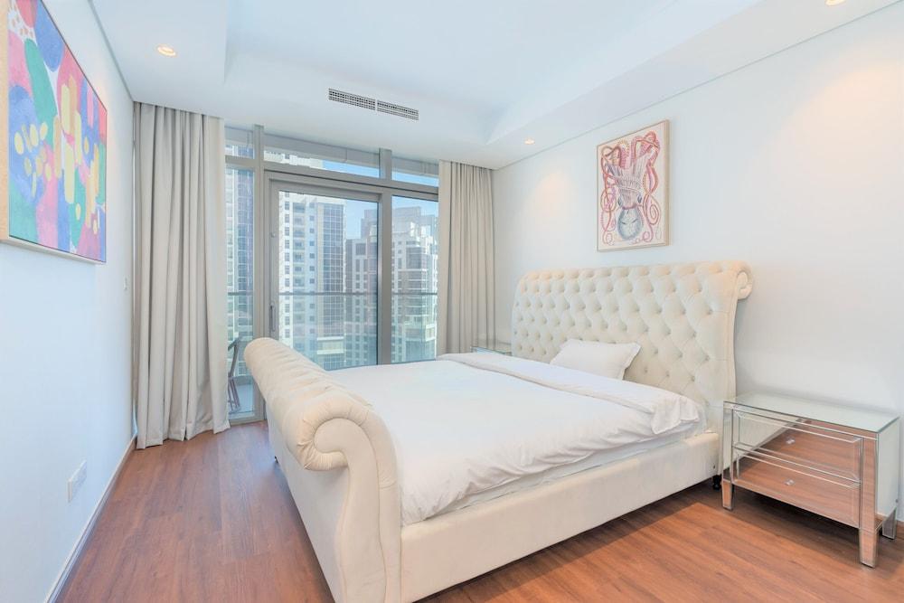 Luxurious 2B With Burj Views in Business Bay — 8