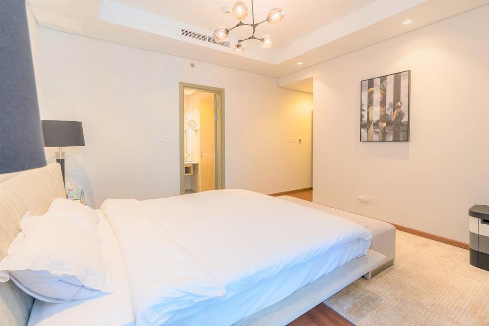 Luxurious 2B With Burj Views in Business Bay — 7
