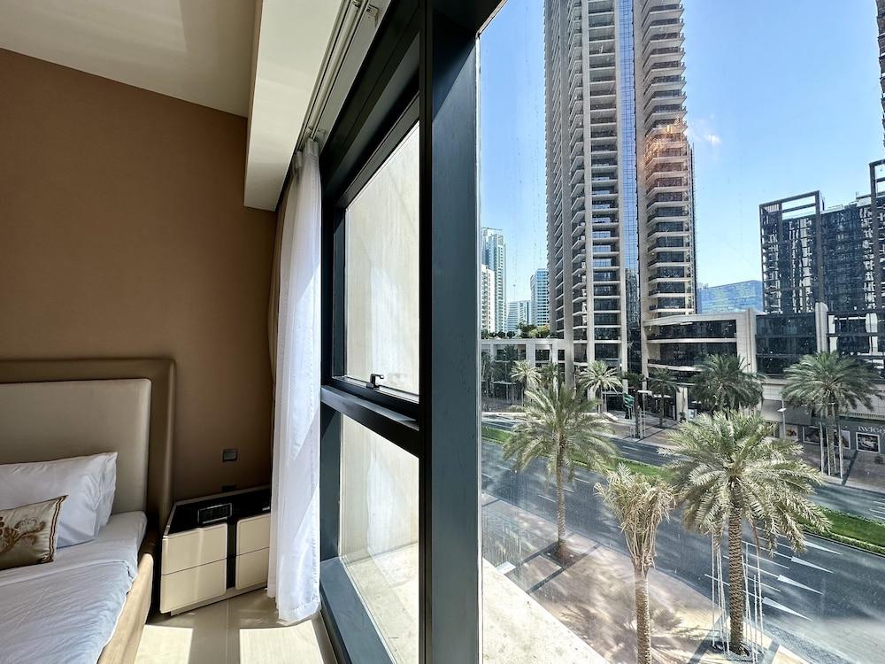 LuxBnB Dubai Opera Act-1 Boulevard Views — 2