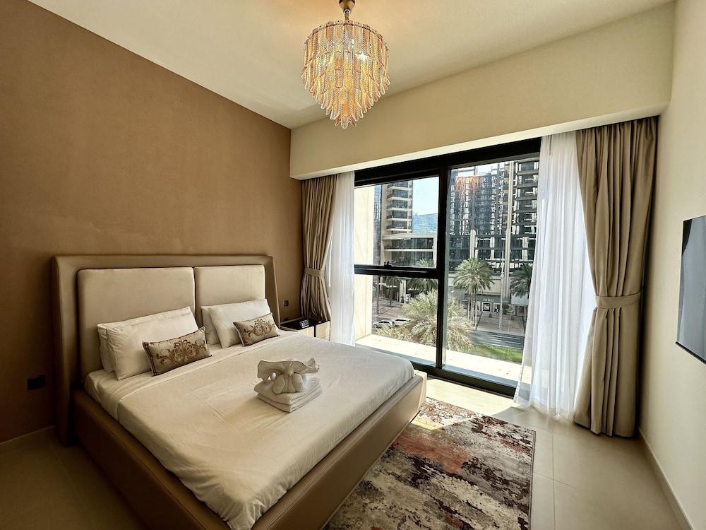 LuxBnB Dubai Opera Act-1 Boulevard Views — 7