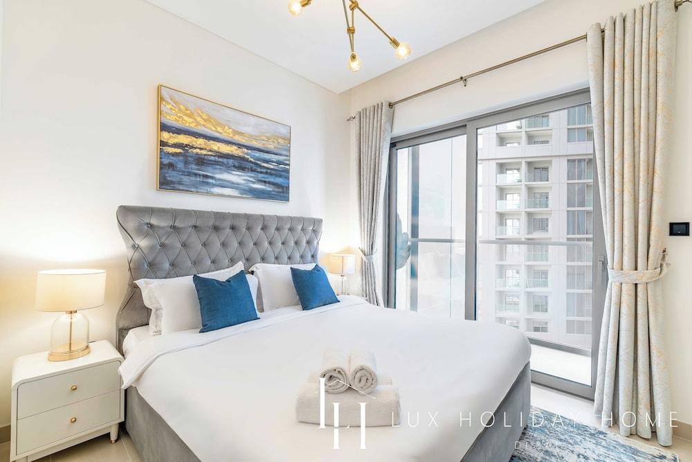 LUX The Executive Sobha Suite 2 — 5