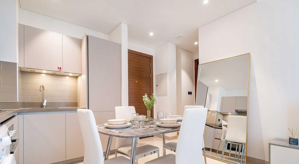 LUX The Executive Sobha Suite 2 — 6