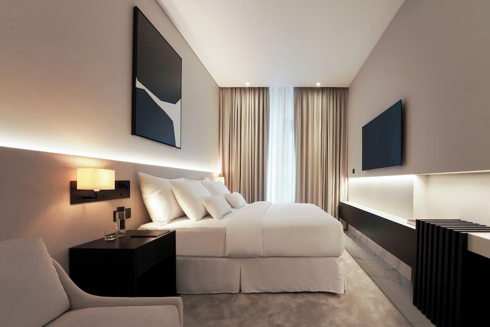 Lusso Hometels J One — 6