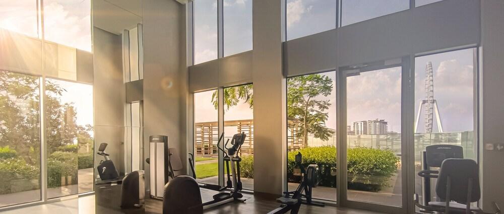 LUX 52 42 Deluxe Marina View Suite 2 — 4