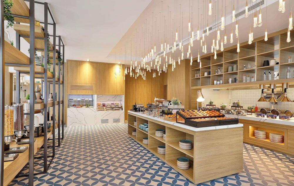 Hilton Garden Inn Dubai Business Bay — 7