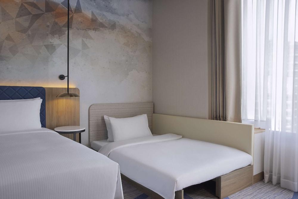 Hilton Garden Inn Dubai Business Bay — 10